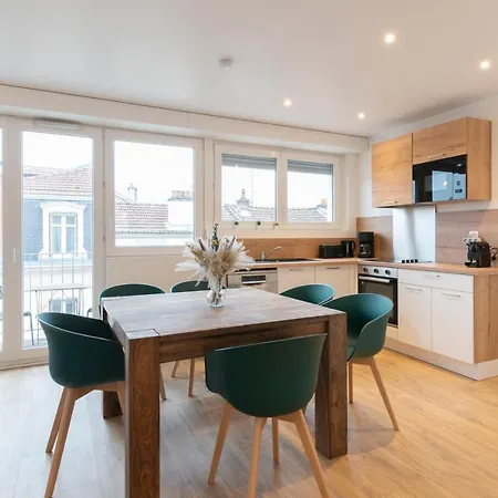 Le Radieux De Placieux - Pour 6 Avec Parking Prive Apartamento