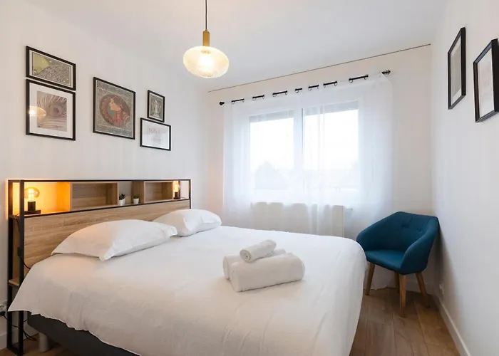 Lägenhet Le Radieux De Placieux - Pour 6 Avec Parking Prive